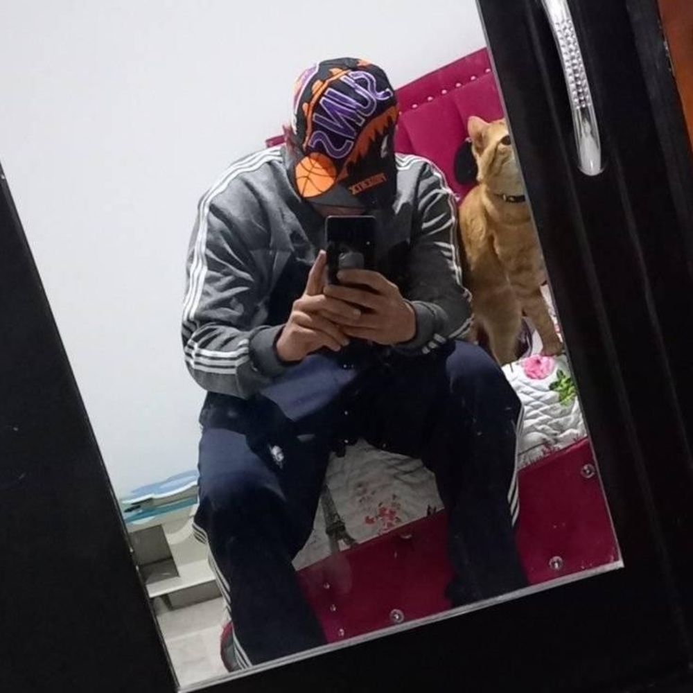 Meet your Posher, Javier